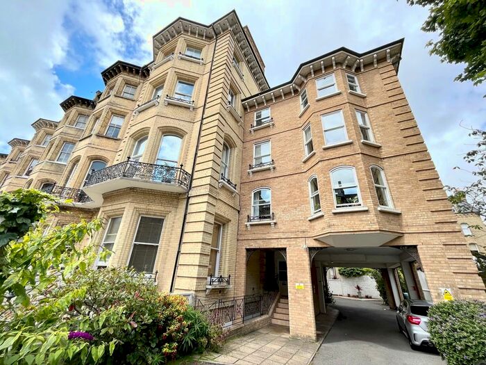 1 Bedroom Flat To Rent In First Avenue, Hove, BN3
