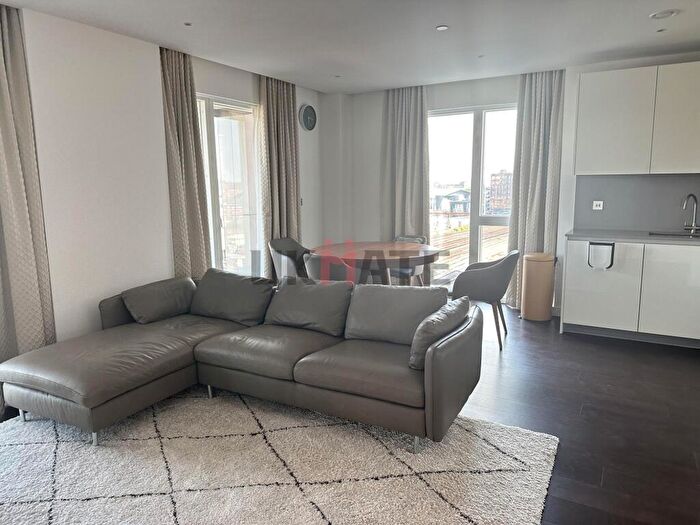 2 Bedroom Flat To Rent In Malthouse Road, SW11