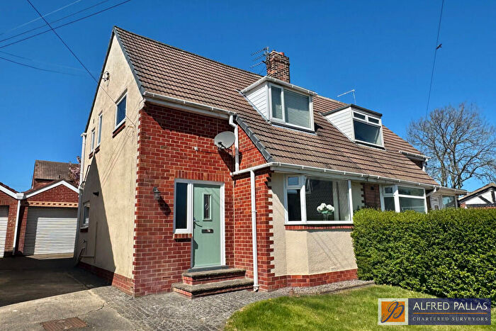 4 Bedroom Semi-Detached House For Sale In Fairfield Drive, Whitburn, SR6