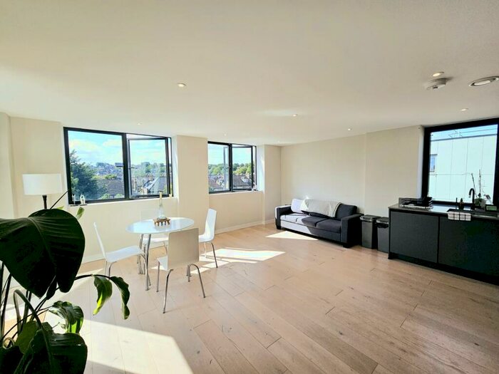 2 Bedroom Flat To Rent In Homestead Heights, Tottenham Lane, Crouch End, N8