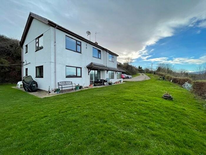 3 Bedroom House For Sale In Old Highway, Colwyn Bay, LL28