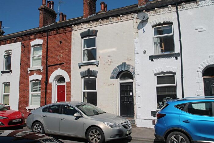 2 Bedroom Terraced House For Sale In Chatsworth Road, Harrogate, HG1
