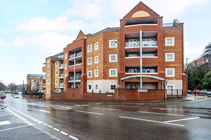 1 Bedroom Flat To Rent In Flambard Way, Godalming, GU7