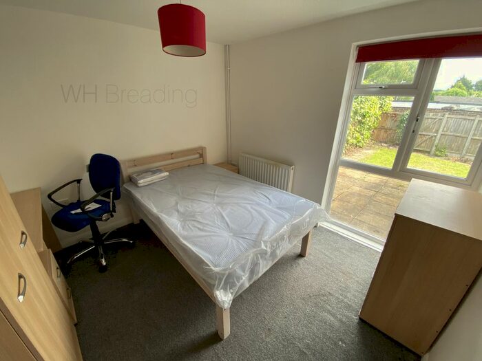 4 Bedroom Bungalow To Rent In Headcorn Drive, Canterbury, CT2