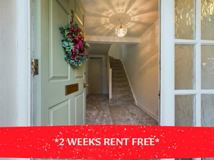 4 Bedroom End Of Terrace House To Rent In Surrey, KT16