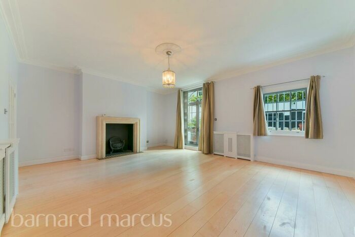2 Bedroom Apartment To Rent In Redcliffe Square, London, SW10
