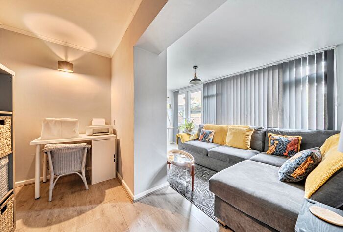 2 Bedroom Terraced House For Sale In Fairmile Road, Tunbridge Wells, Kent, TN2