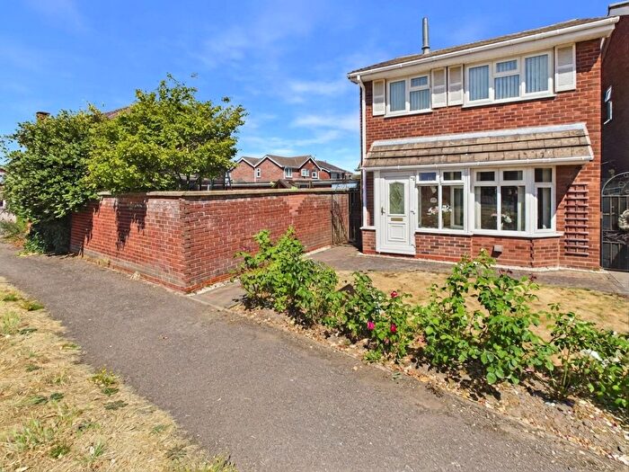 3 Bedroom Detached House For Sale In Tamworth Road, Kingsbury, B78