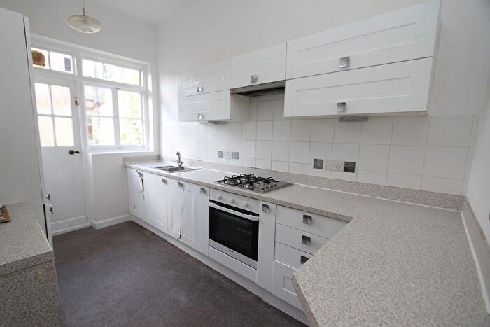 2 Bedroom Flat For Sale In Grange Road, Eastbourne, BN21