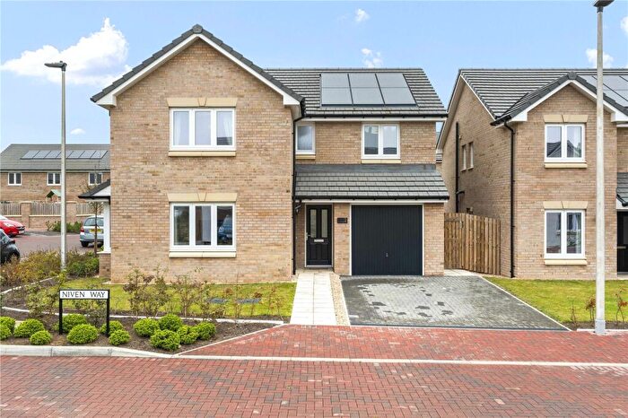 4 Bedroom Detached House For Sale In Niven Way, West Craigs, Edinburgh, EH12
