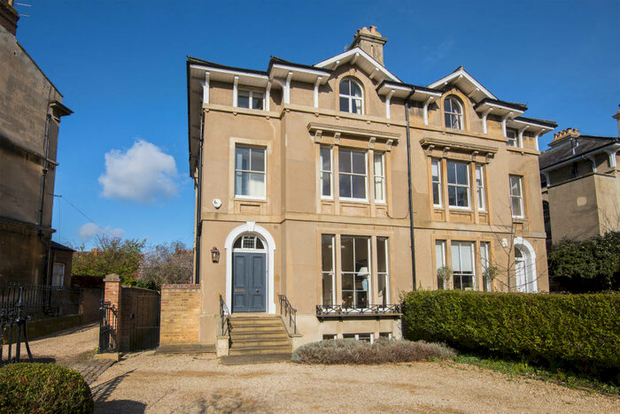 7 Bedroom House To Rent In Park Town, Oxford, OX2