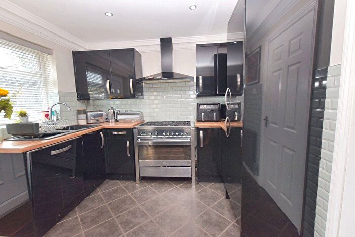 3 Bedroom Terraced House For Sale In Butterbowl Drive, Leeds, West Yorkshire, LS12