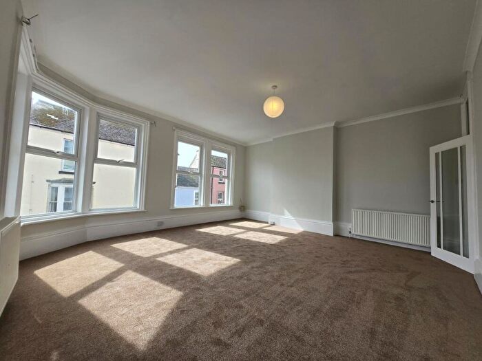 2 Bedroom Flat To Rent In Flat Dawlish, EX7