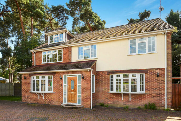 4 Bedroom Detached House To Rent In Nine Mile Ride, Finchampstead, Wokingham, RG40