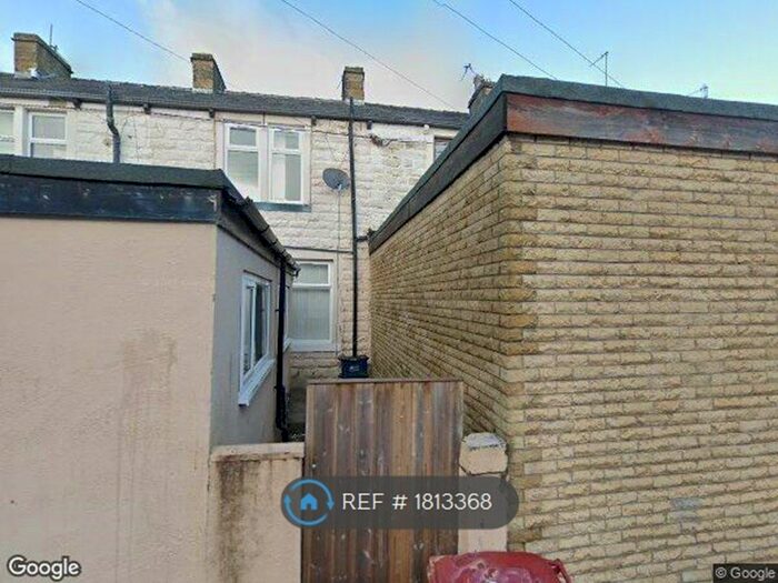 3 Bedroom Terraced House To Rent In Lyndhurst Road, Burnley, BB10