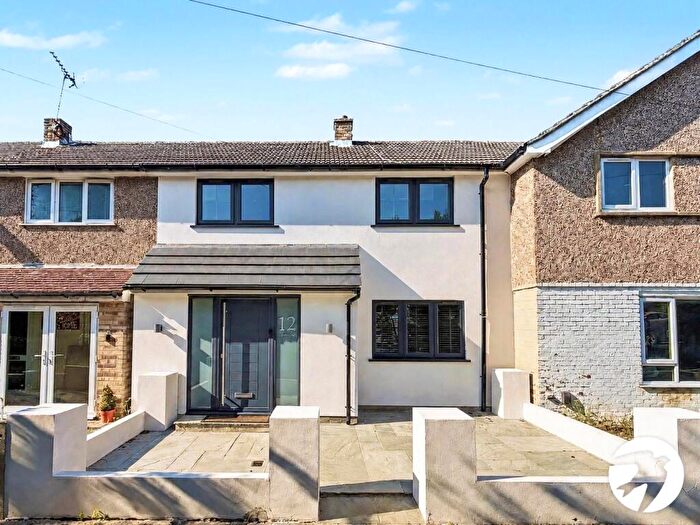 3 Bedroom Terraced House For Sale In Warren Wood Road, Rochester, Kent, ME1