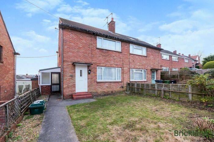 2 Bedroom House To Rent In Pound Road, Bristol, BS15