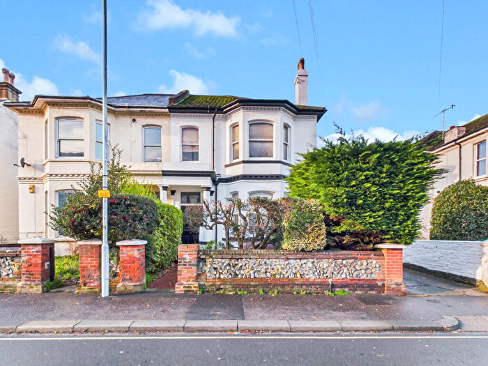 5 Bedroom Semi Detached House For Sale In Christchurch Road, Worthing, BN11