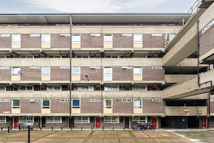 2 Bedroom Flat To Rent In Hampson Way, Vauxhall, SW8