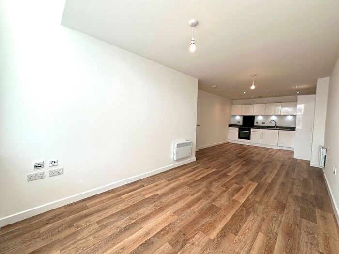 2 Bedroom Flat To Rent In New York Road, Leeds, West Yorkshire, LS2