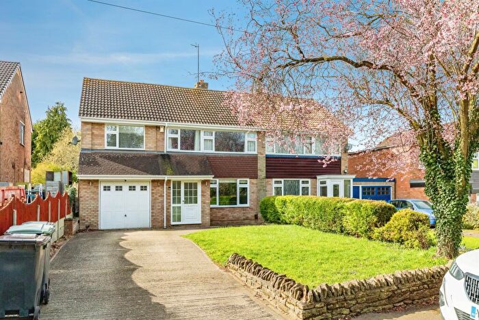 4 Bedroom Semi Detached House For Sale In London Road, Raunds, Wellingborough, NN9