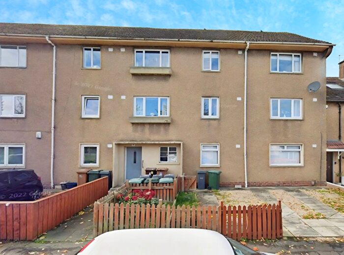 2 Bedroom Flat To Rent In Redhall Gardens, Edinburgh, EH14