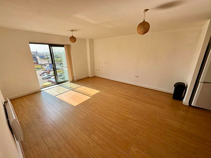 2 Bedroom Property To Rent In Bouverie Court, Leeds, LS9