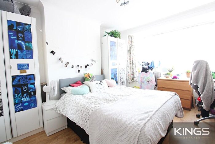 4 Bedroom Semi-Detached House To Rent In Sherborne Road, Southampton, SO17