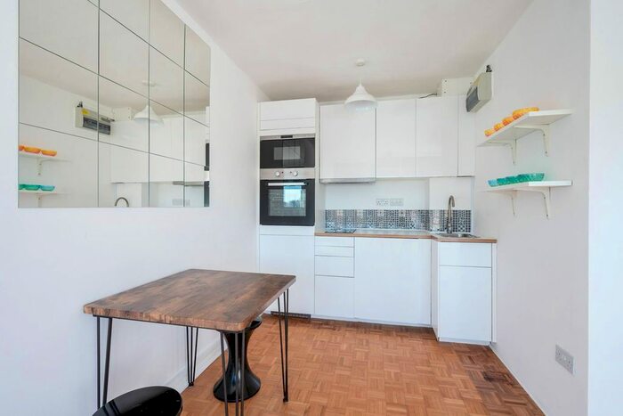 1 Bedroom Flat To Rent In Kersfield Road, Putney, London SW15