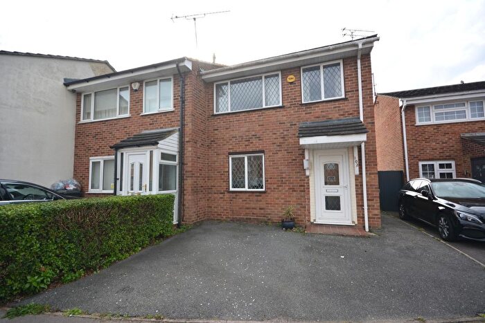 3 Bedroom End Of Terrace House To Rent In Crocus Way, CM1