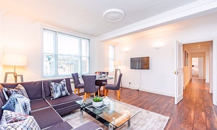 2 Bedroom Flat To Rent In Hill Street, Mayfair, W1J