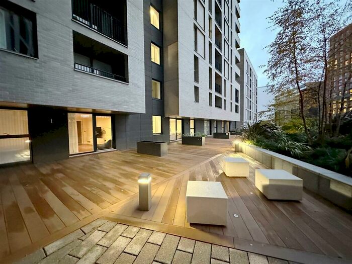 2 Bedroom Apartment To Rent In One Regent, Manchester, M3