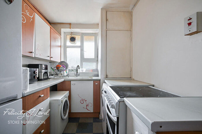 1 Bedroom Flat For Sale In Portland Avenue, London, N16