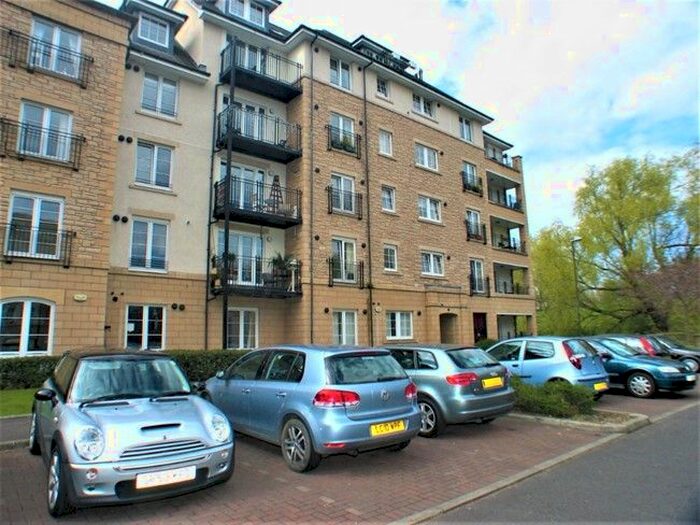 3 Bedroom Flat To Rent In Powderhall Rigg, Edinburgh, EH7