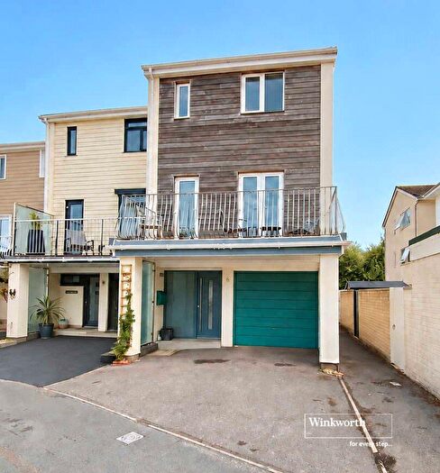 4 Bedroom Town House For Sale In Inveravon, Christchurch, Dorset, BH23