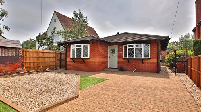 2 Bedroom Bungalow For Sale In Cheltenham Road, Beckford, Tewkesbury, GL20
