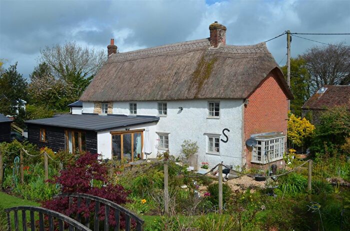 3 Bedroom Property For Sale In Kingston, Sturminster Newton, DT10