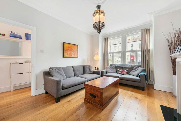 3 Bedroom Flat To Rent In Danemere Street, West Putney, London, SW15