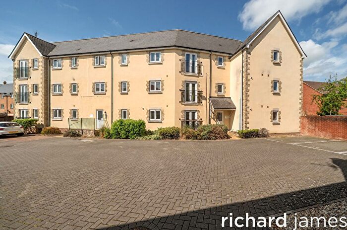 2 Bedroom Flat For Sale In Smart Close, Redhouse, Swindon, SN25