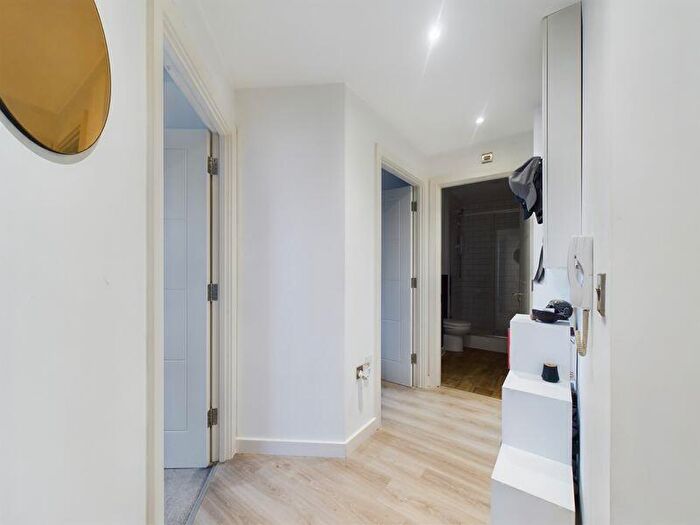 1 Bedroom Flat For Sale In Eastern Avenue, Gloucester, GL4