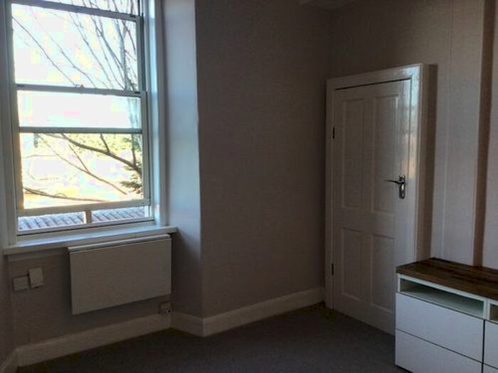 1 Bedroom Flat To Rent In Rossie Place, Edinburgh, EH7