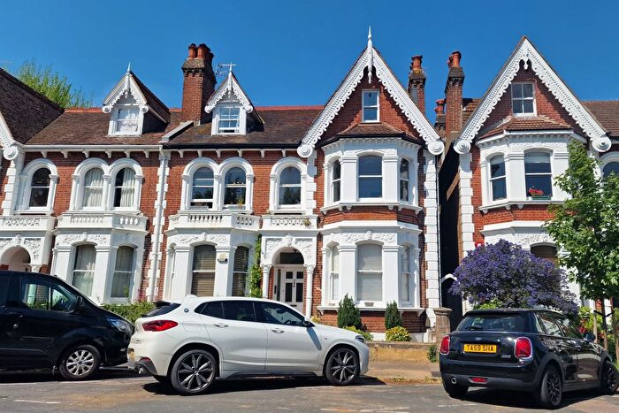 1 Bedroom Flat For Sale In Eaton Villas, Hove, BN3