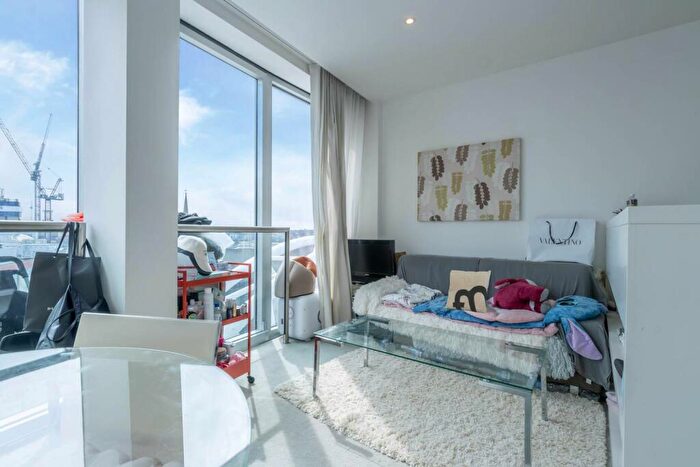 Apartment To Rent In Rotunda, New Street, Birmingham, B2