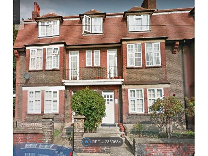 4 Bedroom Flat To Rent In Tooting Bec, Tooting, SW17