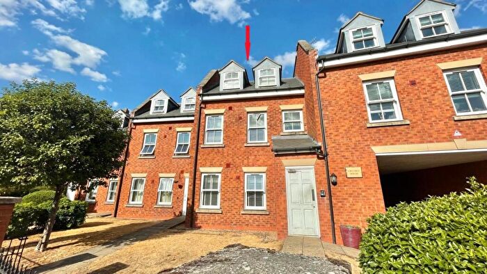 2 Bedroom Apartment For Sale In Birmingham Road, Stratford-upon-Avon, CV37