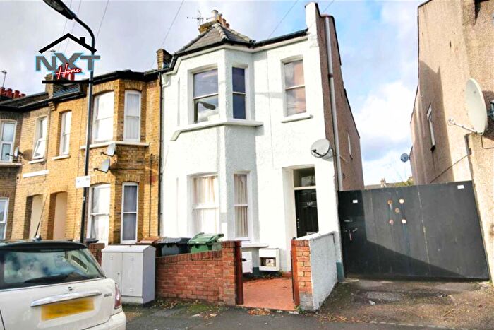 2 Bedroom Flat To Rent In Newport Road, London, E10