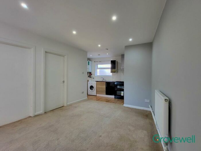 2 Bedroom Flat To Rent In Ainsworth Road, Radcliffe, Manchester, M26