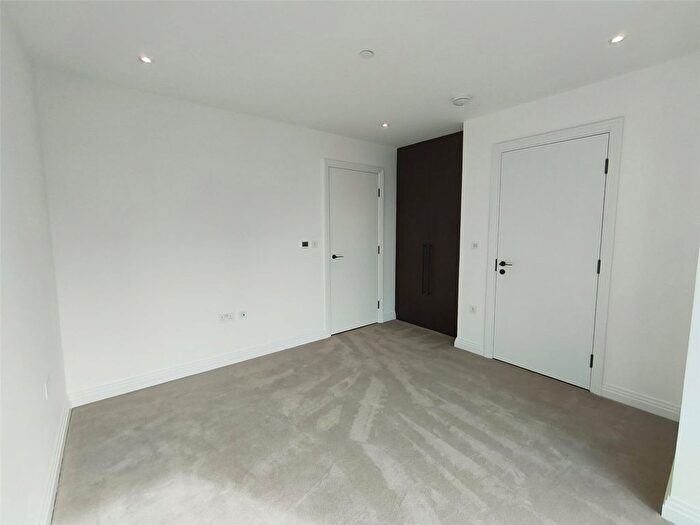 1 Bedroom Flat To Rent In Halcyon House, Queens Cross, London, E16