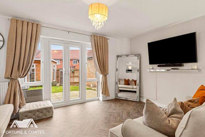 3 Bedroom End Of Terrace House For Sale In Huntley Road, Harlow, CM20