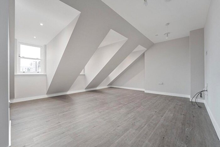 1 Bedroom Apartment To Rent In Sutton Court Road, Sutton, SM1